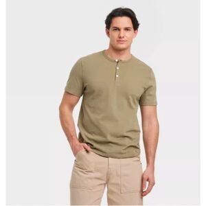 Goodfellow & Co Olive Green Short Sleeve Henley Shirt Size L NWT